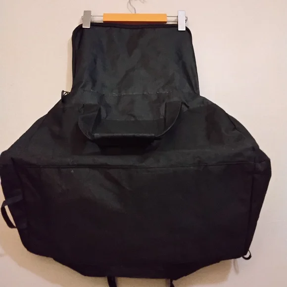 Puma Black Gym Bag with White Logo Duffle  – EUC - Picture 14 of 16